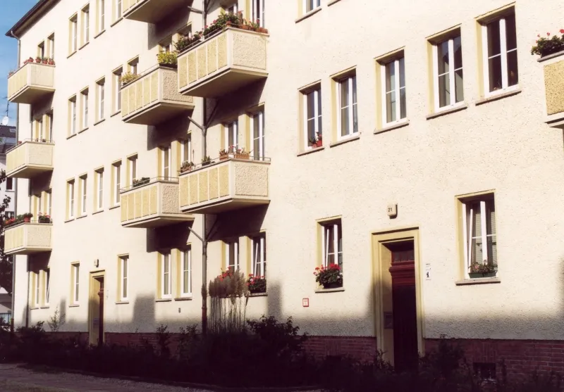 Süße kleine Erstwohnung - Renovierung erforderlich - Wir kommen Ihnen entgegen! — photo 1
